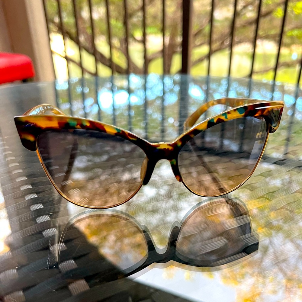 Snake skin cateye sunglasses